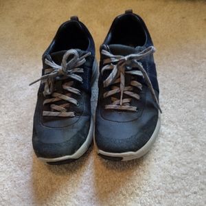 Clarks Wavewalk Women's Waterproof Sneakers